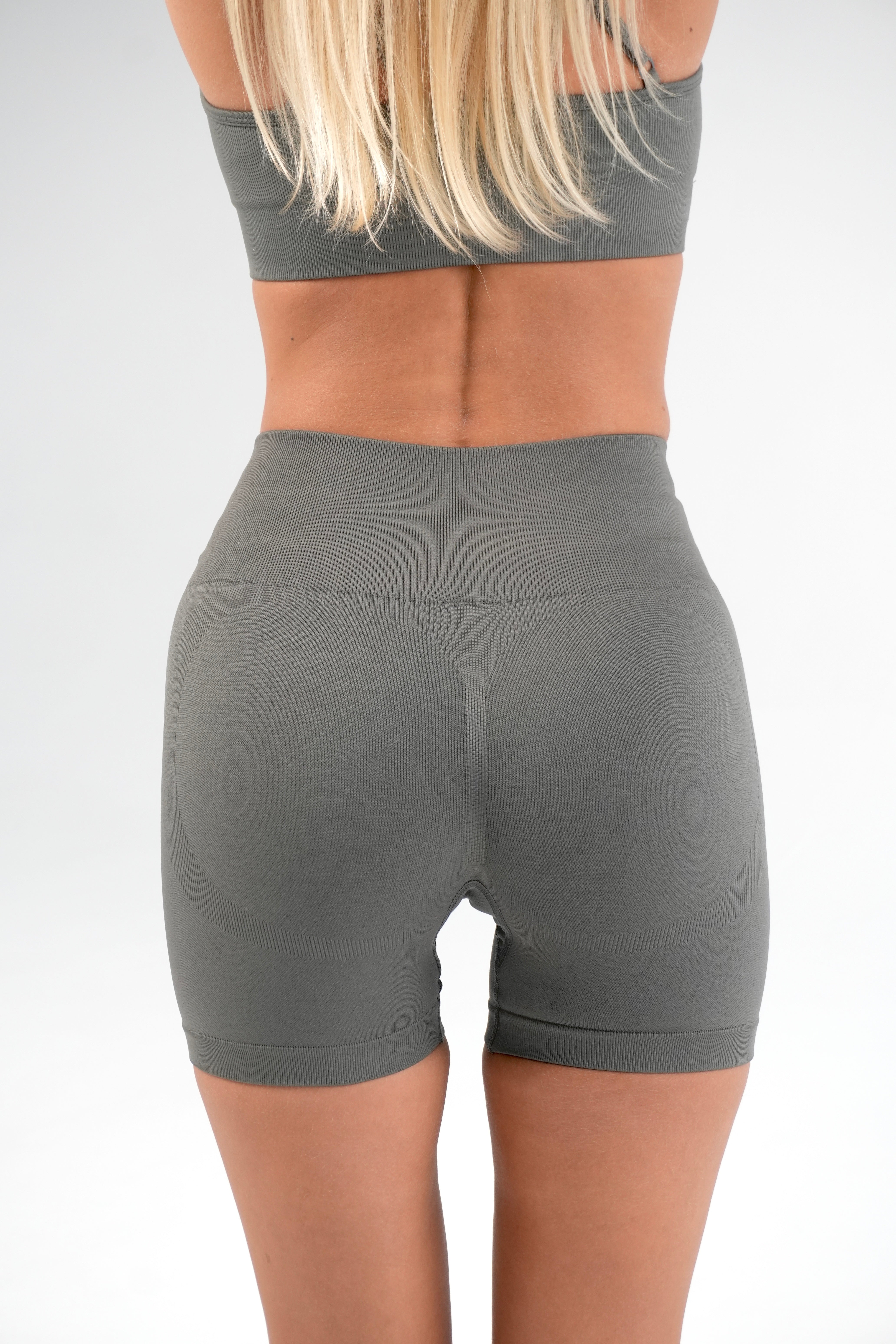 Short VAYO Steel Motion