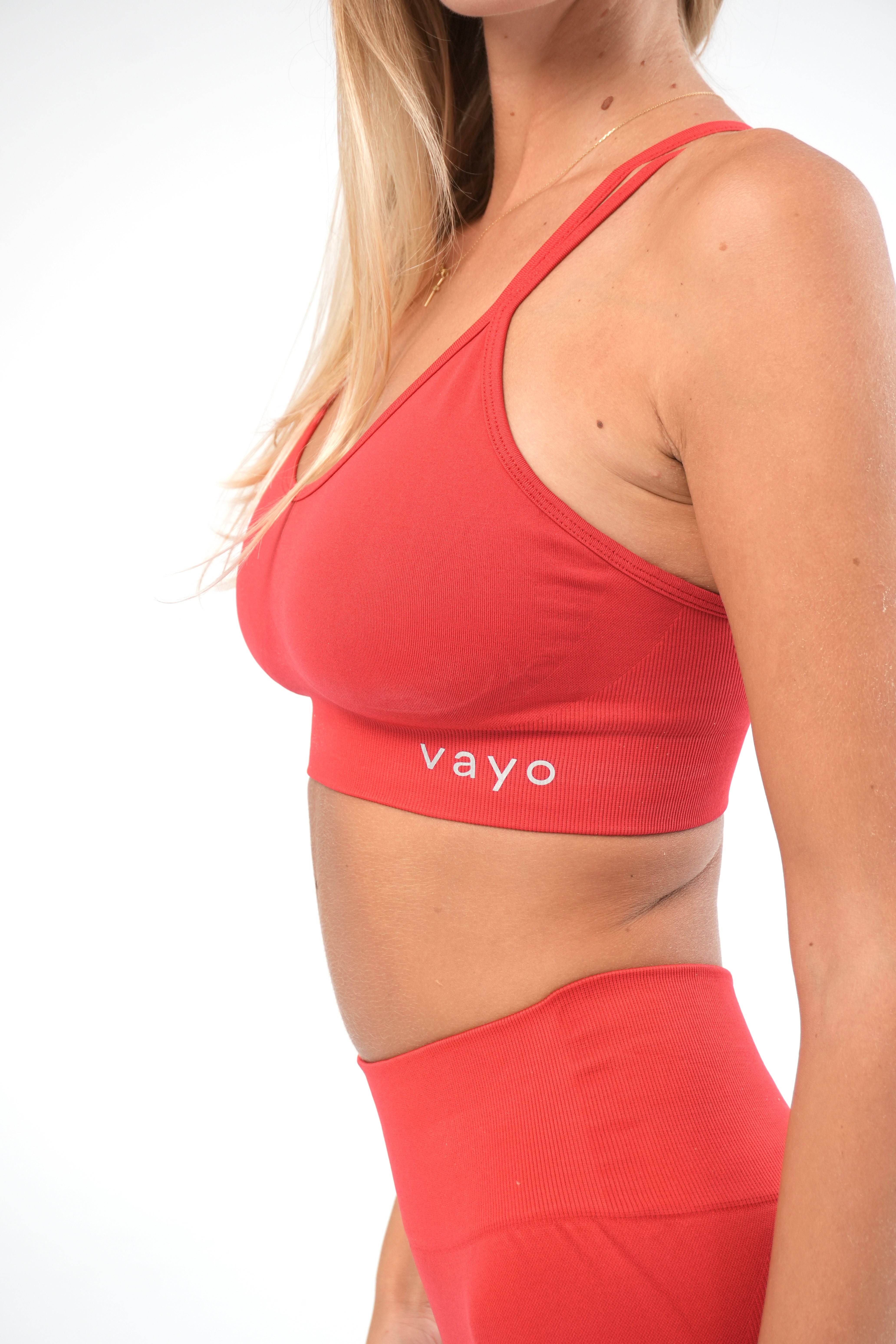 VAYO Crimson Pulse Top
